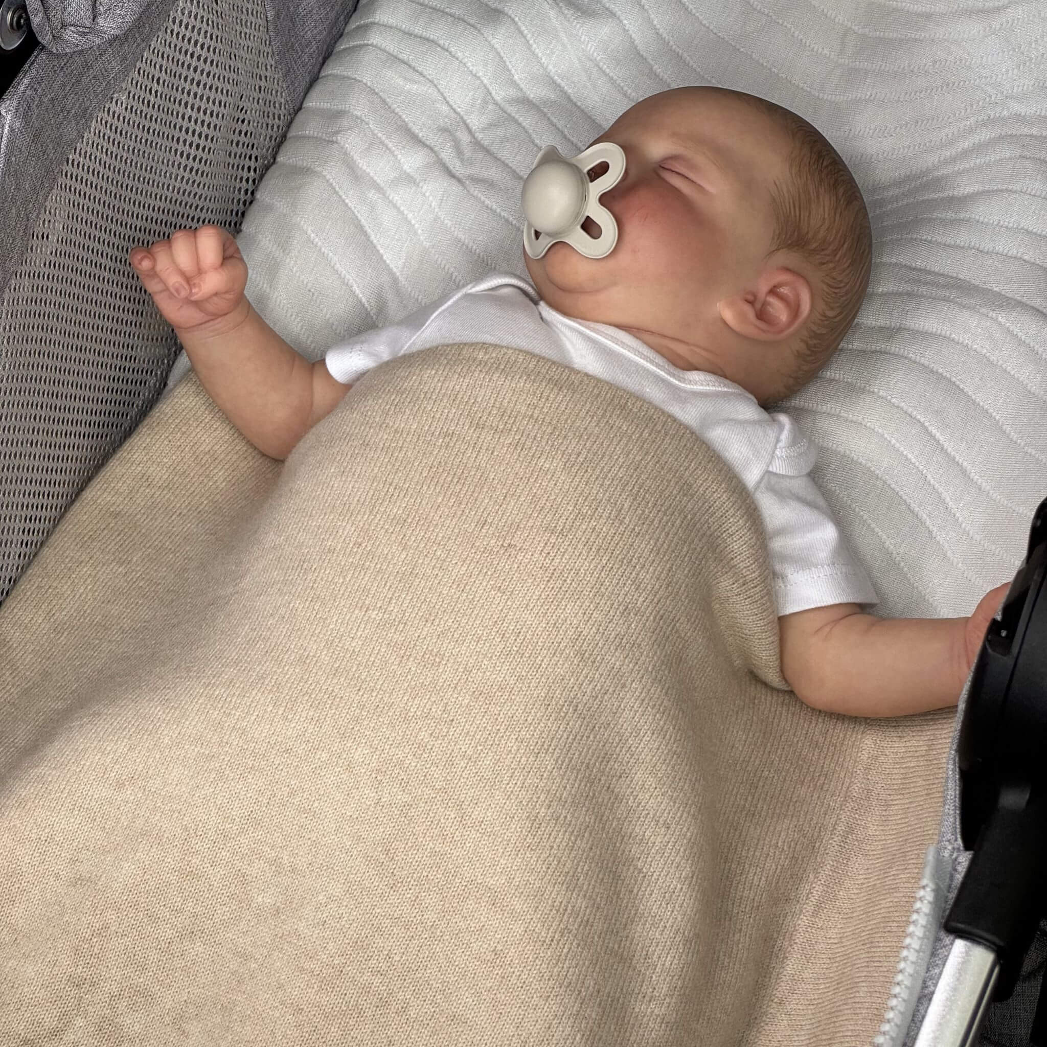'A New Love' Cashmere Baby Blanket (Brown Sugar)