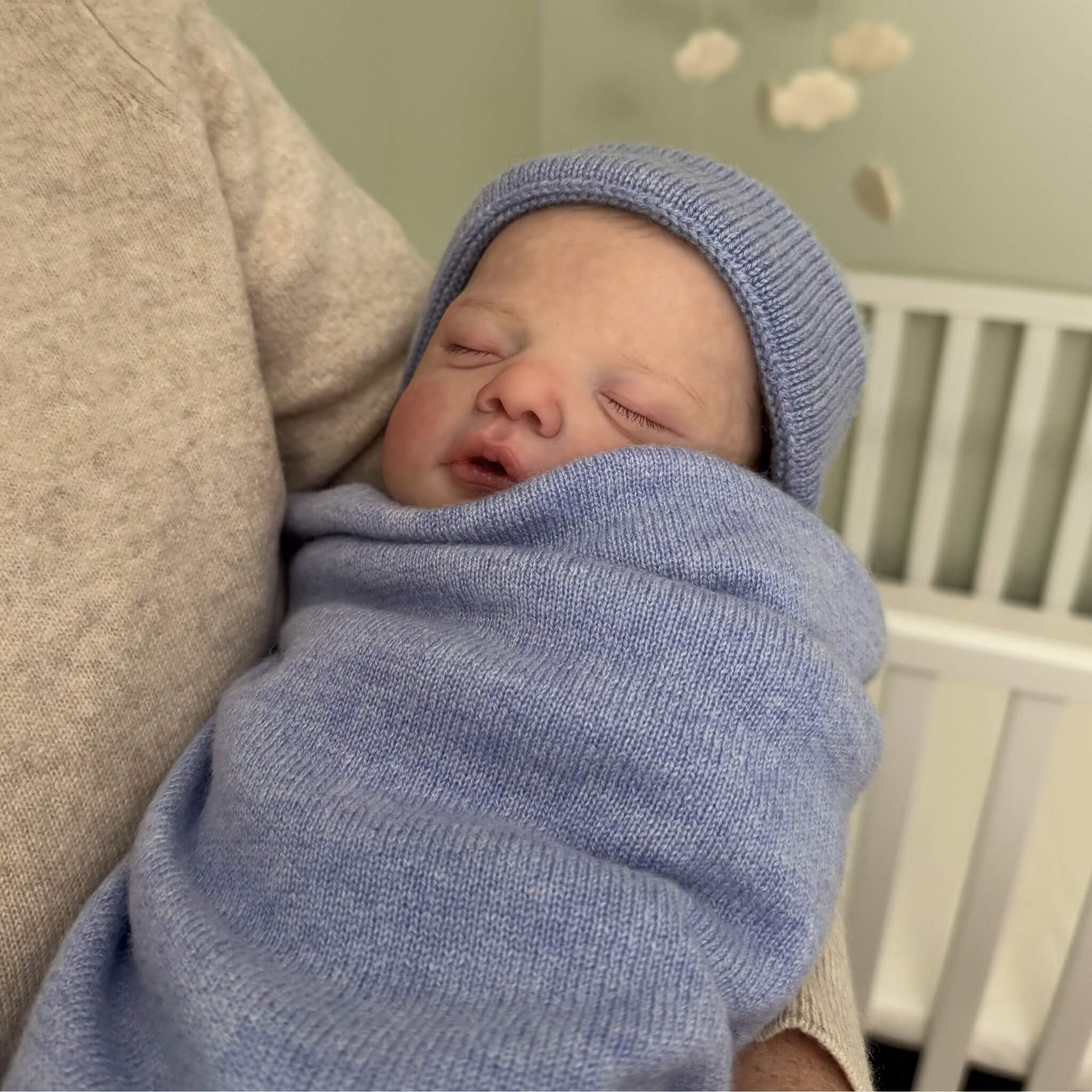'A New Love' Luxe Knit Cashmere Baby Blanket, Beanie & Booties Gift Set (Blue)