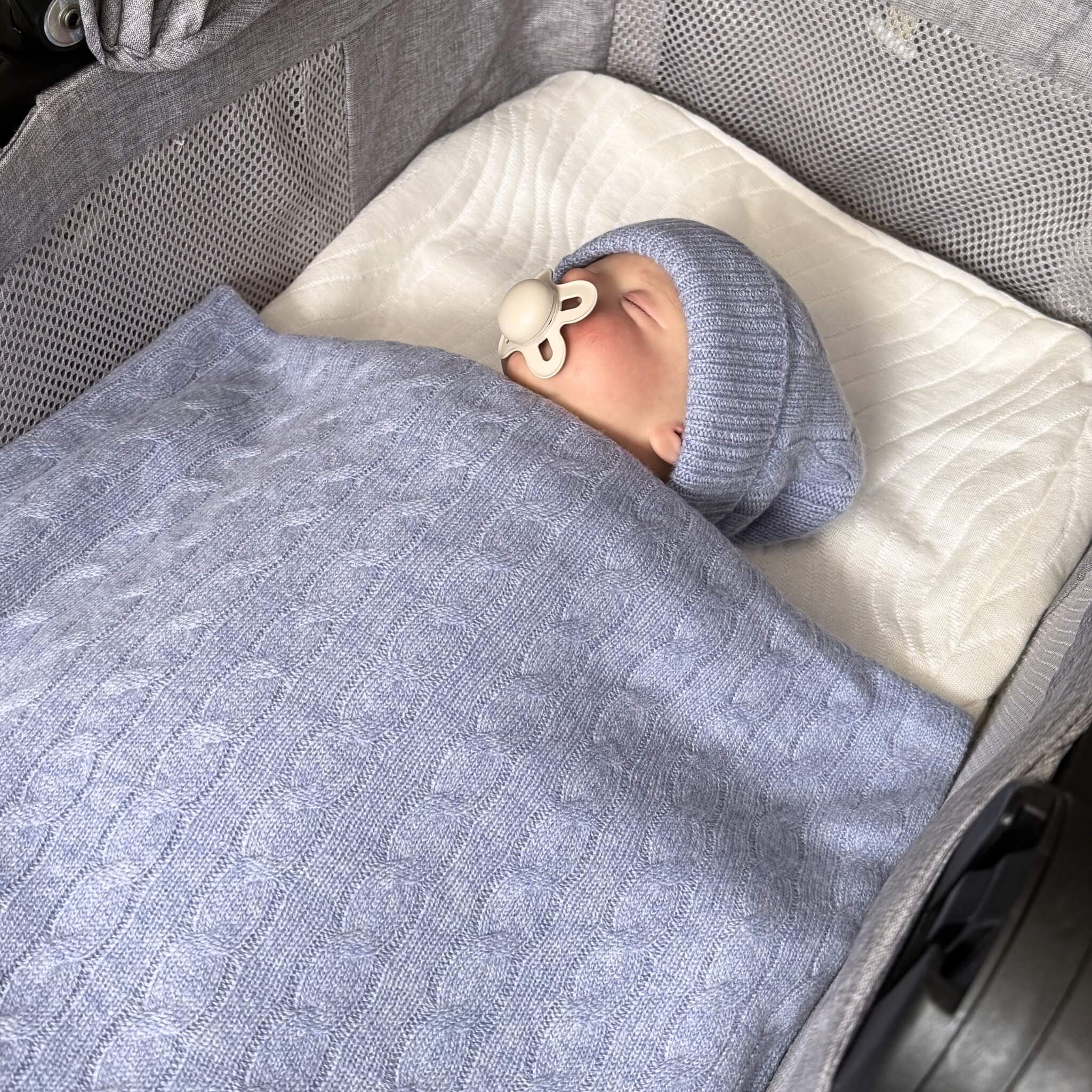 'Classic Adventures' Cable Knit Cashmere Baby Blanket, Beanie & Booties Gift Set (Blue)
