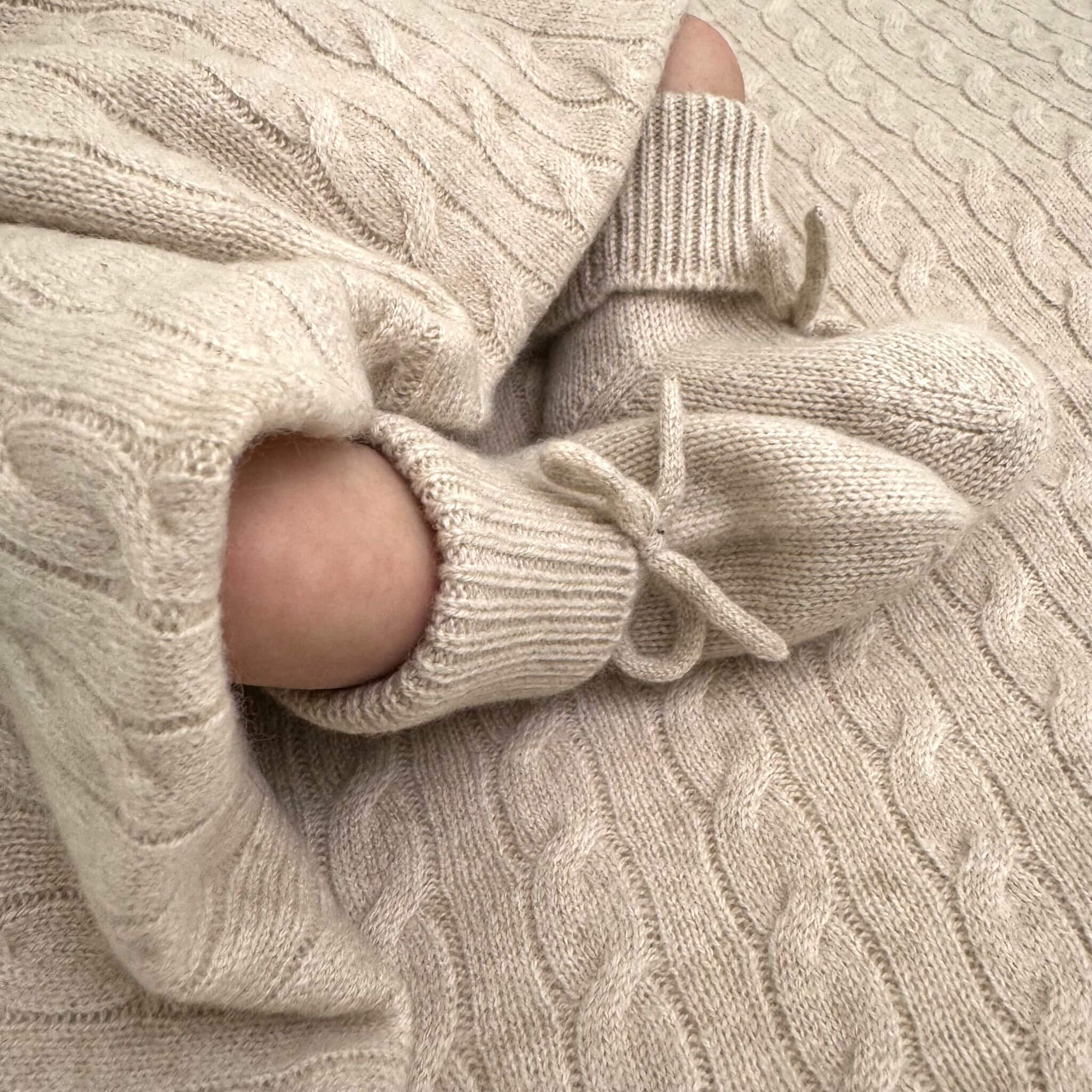 'Classic Adventures' Cable Knit Cashmere Baby Blanket, Beanie & Booties Gift Set (Brown Sugar)