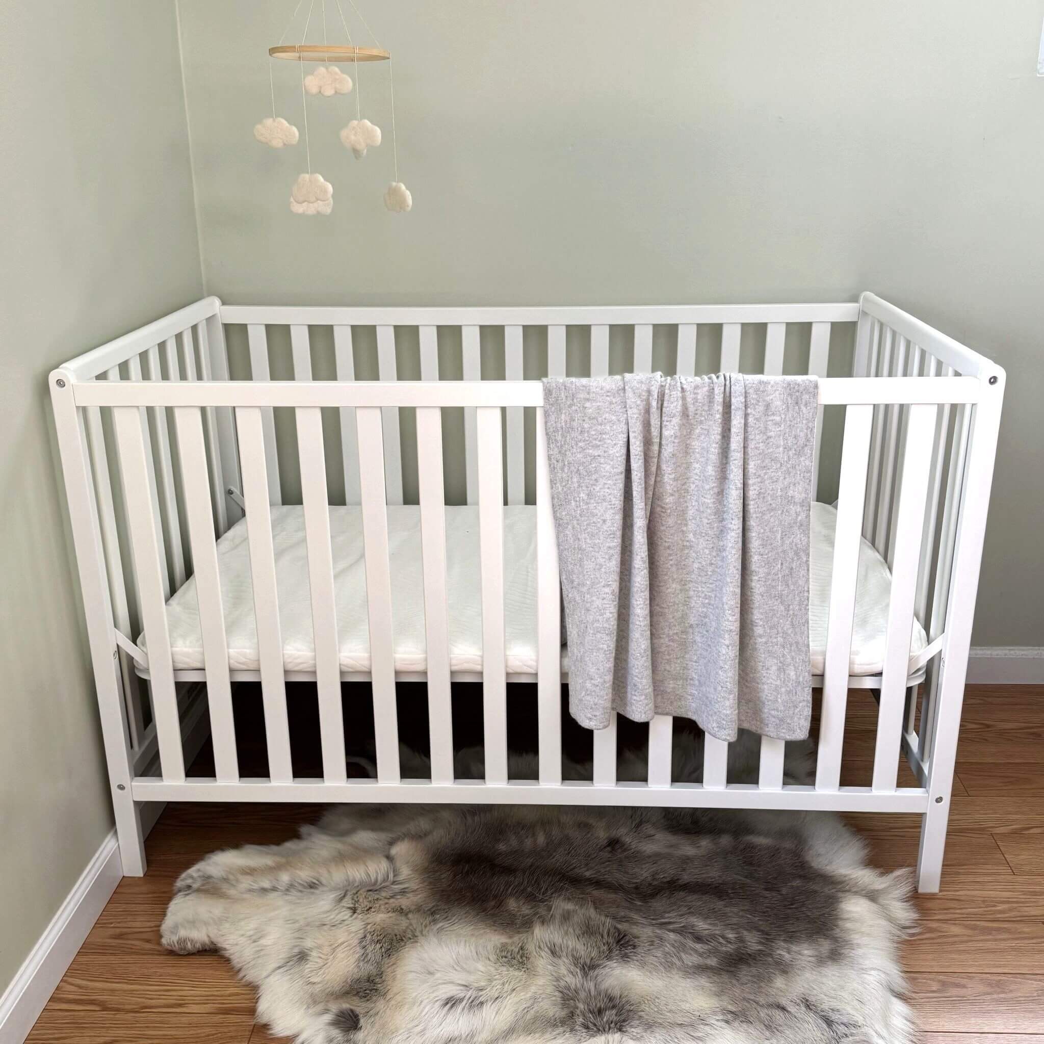 'A New Love' Cashmere Baby Blanket (Light Gray)