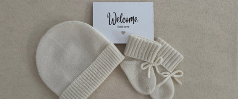Knit_Hat_and_Booties_Gift_Set_Banner_c1b7e8bb-310a-44da-b518-5e06eb9aba50