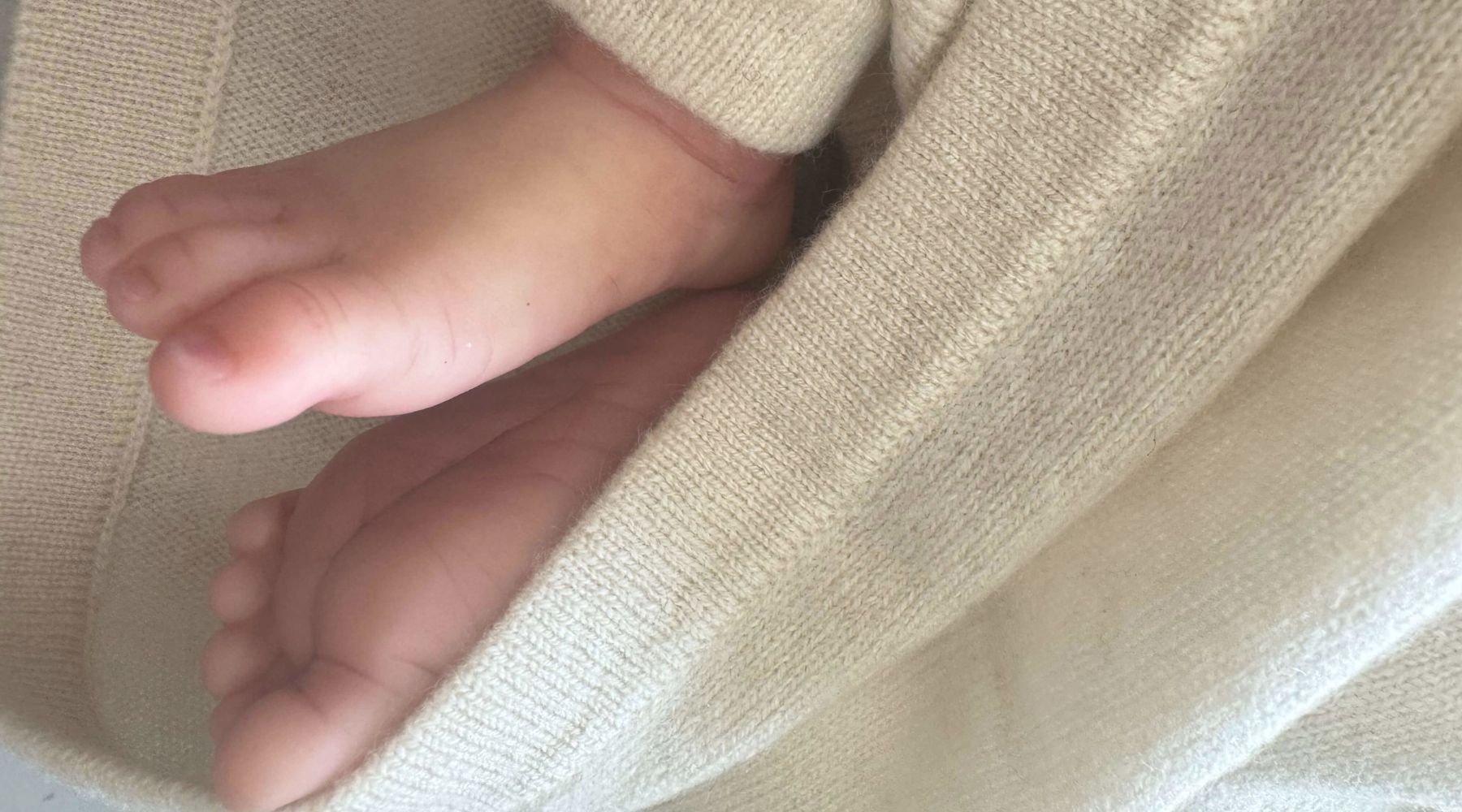Why_Cashmere_Lighter_3403c920-7ff6-4d87-b128-b2e42d2bf38e